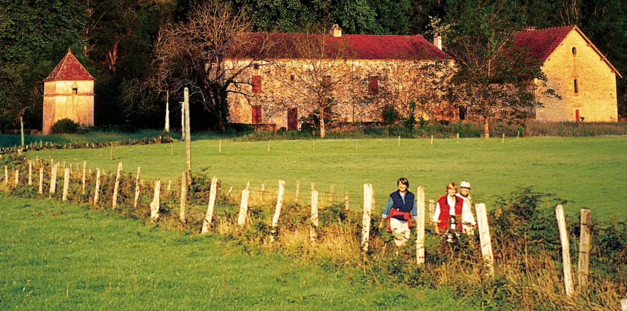 Dordogne farmhouse with walkers