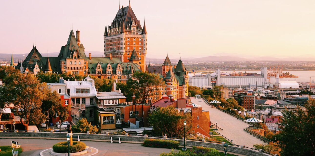 A hotel and city skyline in Quebec.