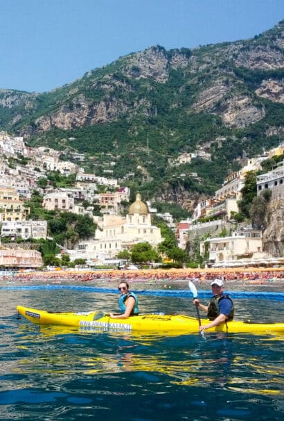 A couple in a kayak in Amalfi.