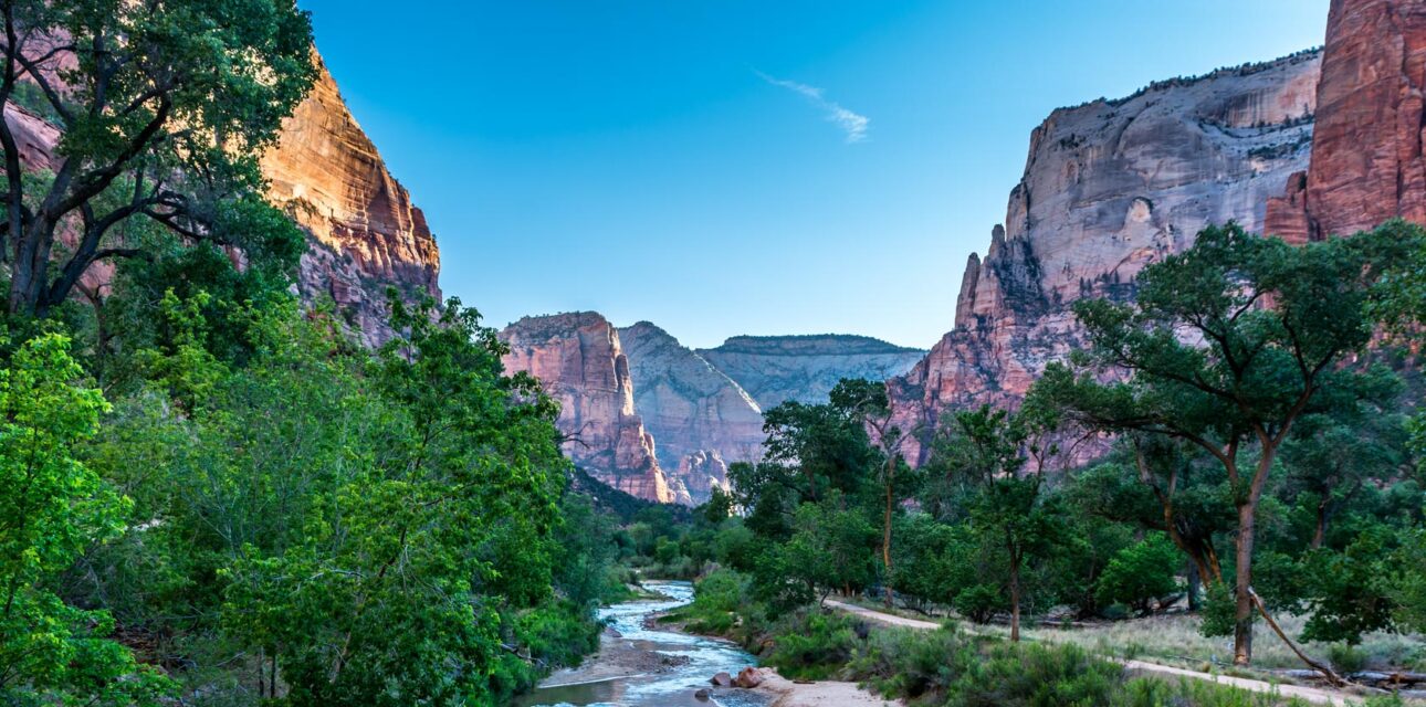 A river running through a canyon.