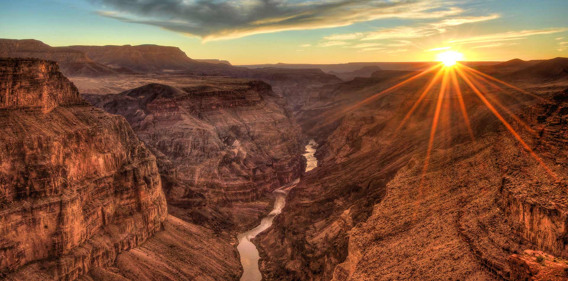 Stunning sunset at the Grand Canyon