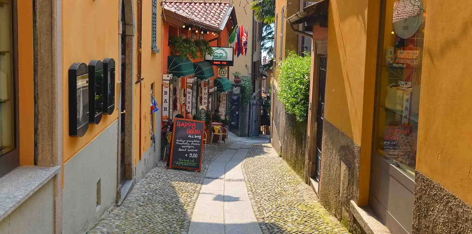 Scenes of an Italian Lakes town