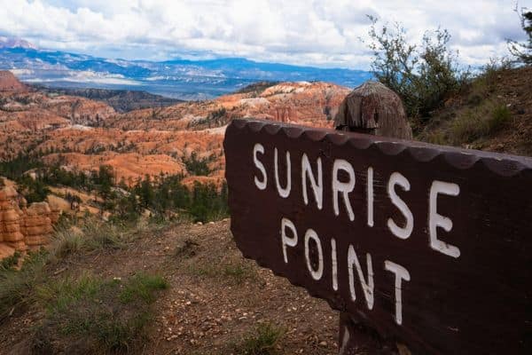 A sign indicates Sunrise Point at Bryce National Park