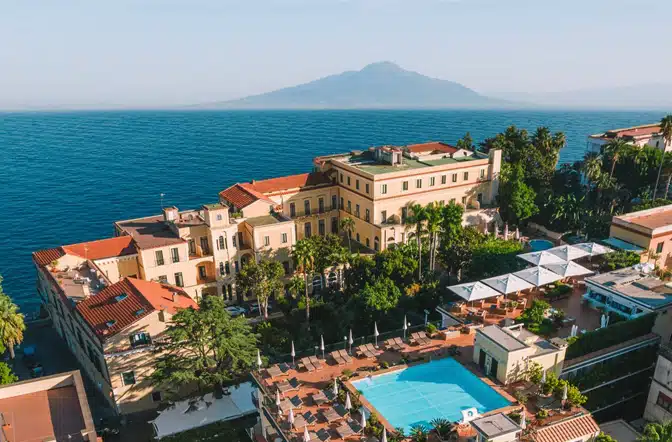 La Favorita Hotel - Aerial Pool - Vesuvius - Sorrento