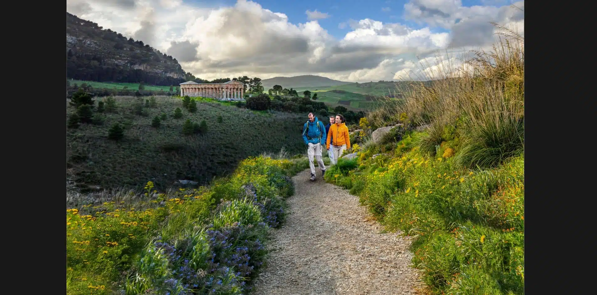 Stroll along scenic footpaths in Sicily, Italy 