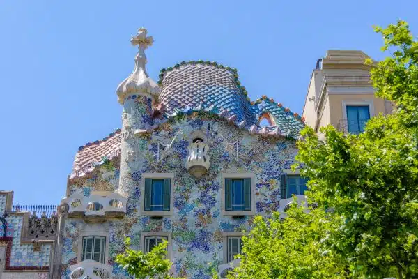 The colorful exterior of Casa Batllo in Barcelona