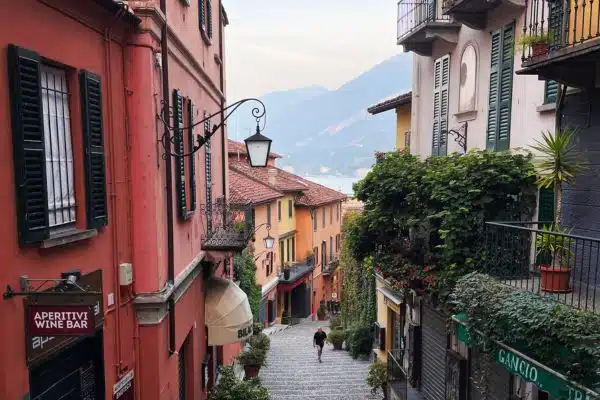 Stroll through the small Italian Lakes towns 