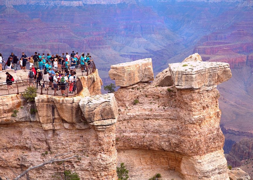 USA Arizona Grand Canyon crowded overlook