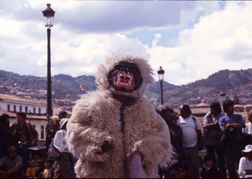 Peru Christmas Day Fight Tradition Costume