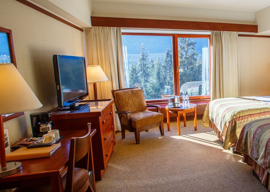 USA Alaska mountain hotel bedroom view