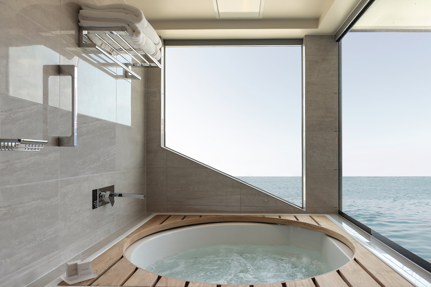 Luxury Bathtub with ocean view in Silversea Silver Cloud Suite Luxury Ship